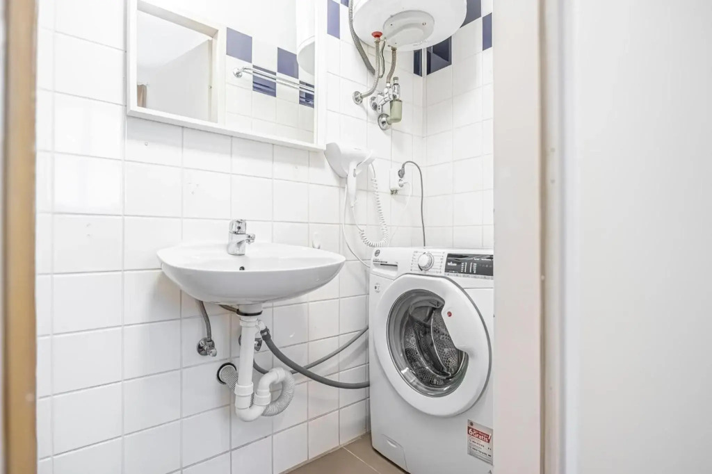 Comfortable 2BR Apt. Central and Well Connected