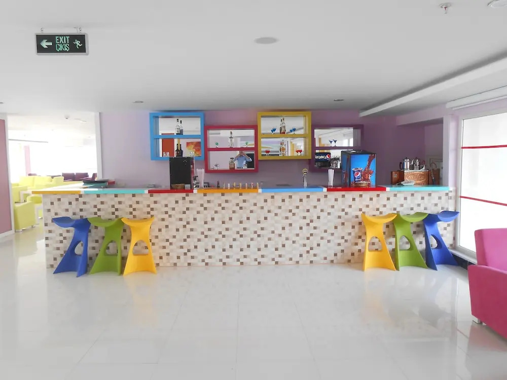 Side Win Hotel