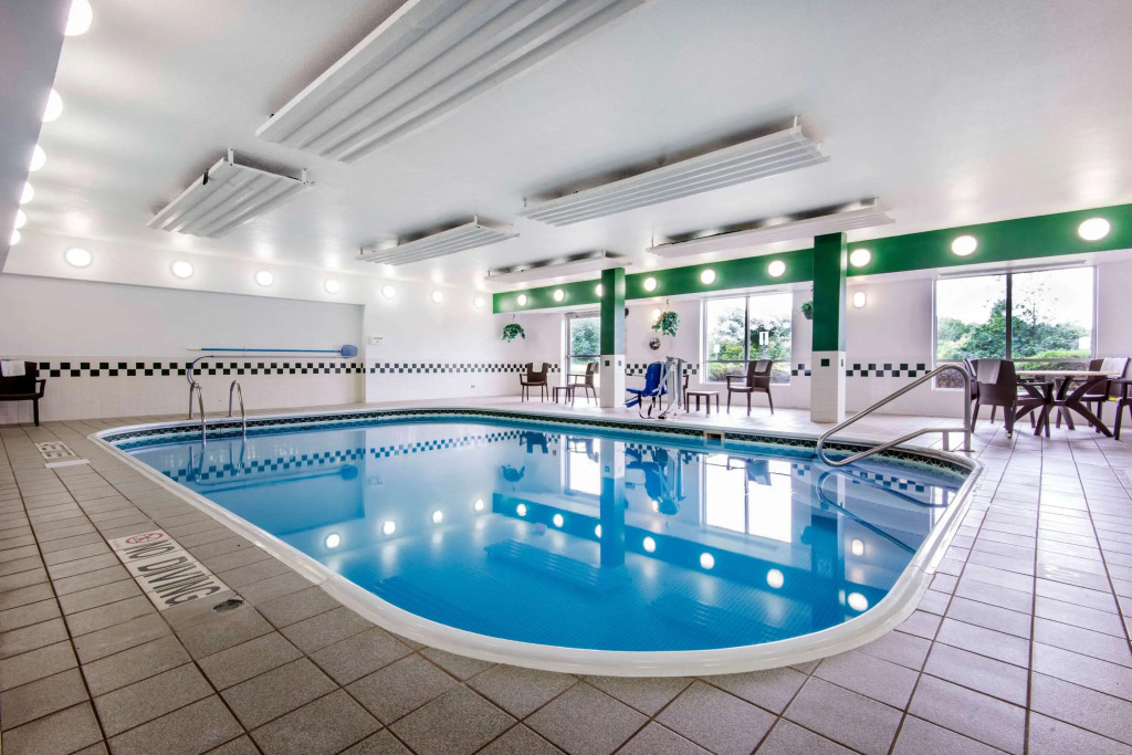 Comfort Suites Rochester Henrietta University Area