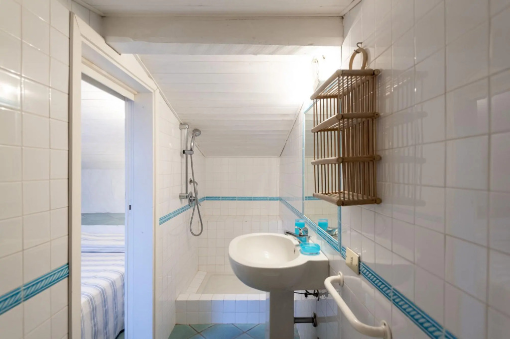 The apartment has one bedroom with bathroom and another small mezzanine room with a small bathroom,-CONCADA L11