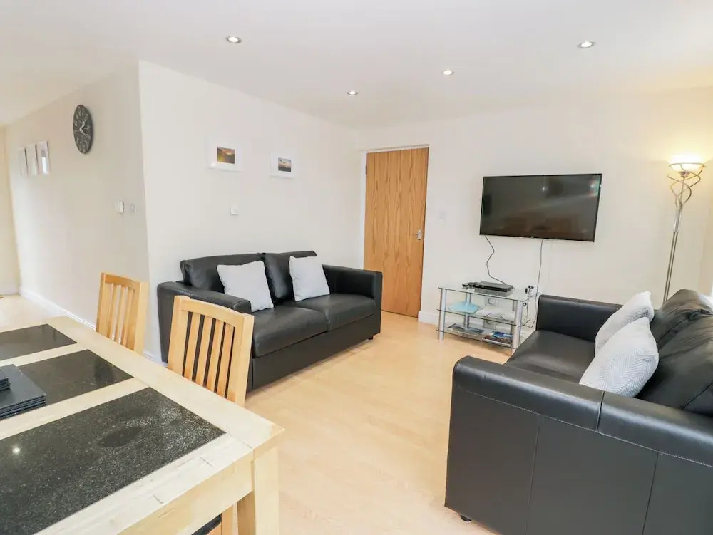 Whistle Stop Apartment