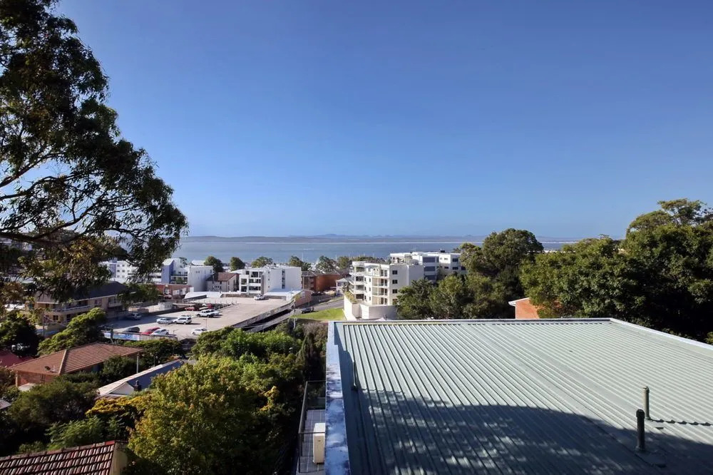 Sunset Towers, Unit 11/25 Donald Street