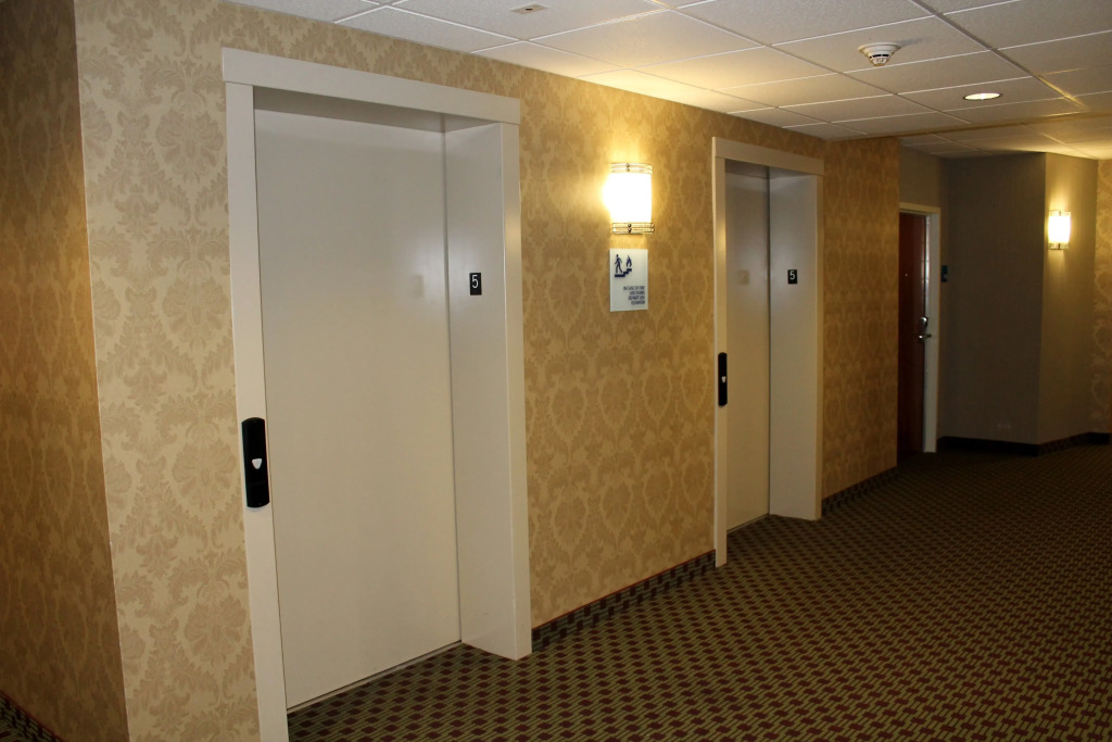 Holiday Inn Express & Suites Harrisburg West