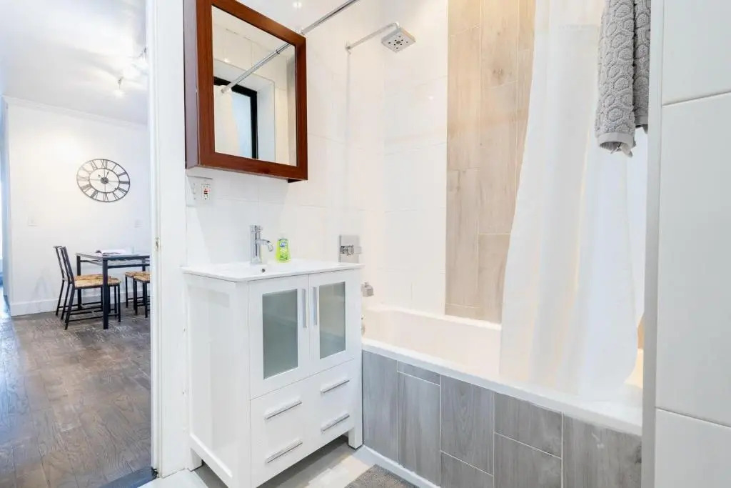 109-11 Amazing Best Value Spacious 2br NYC Apt