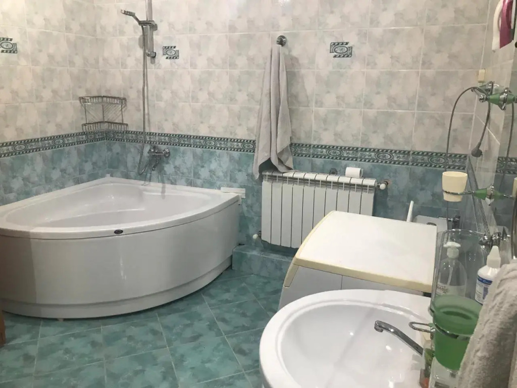 Трехэтажный дом на Ландышевой улице 10