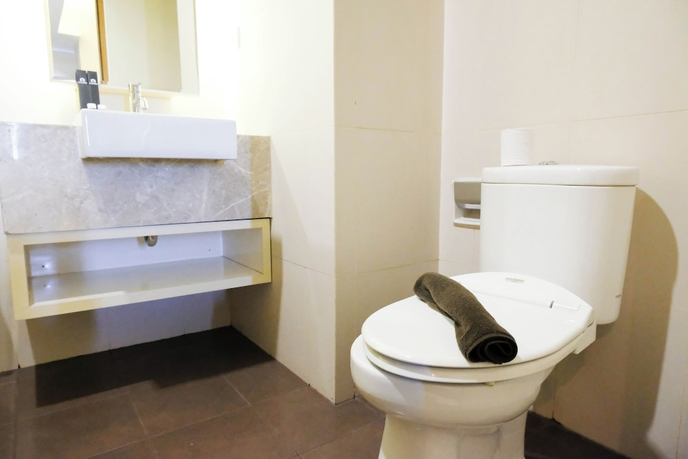 Spacious 2Br With Access To Mall At Aryaduta Residence Surabaya Apartment