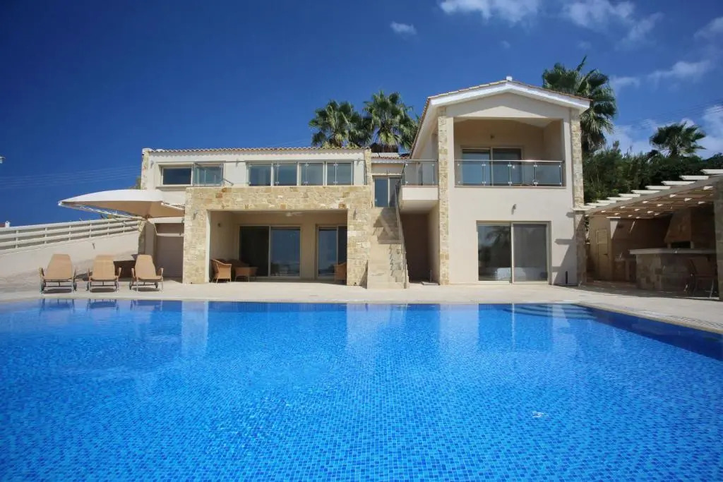 Seafront 5 Bedroom Villa Paradise in Sea Caves