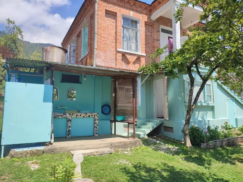 Gostevoj dom na ulitse Chanba 86