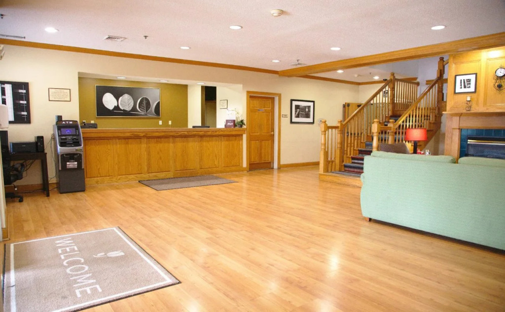 Country Inn & Suites by Radisson, Bloomington-Normal West, IL