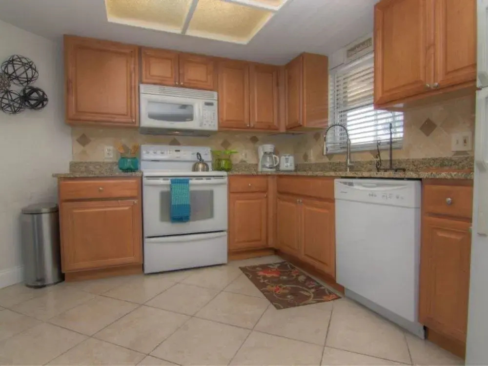 Gulf Strand 208 By Redawning