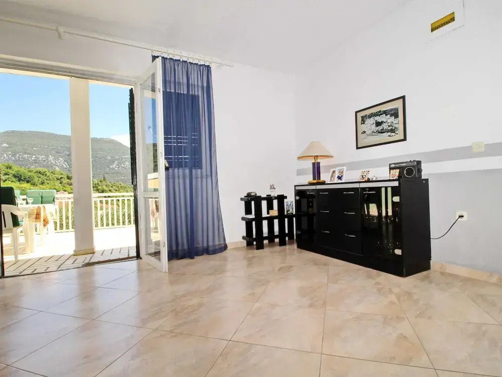 Holiday Home Gea - Three Bedroom Holiday Home With Terrace and Partial Sea View