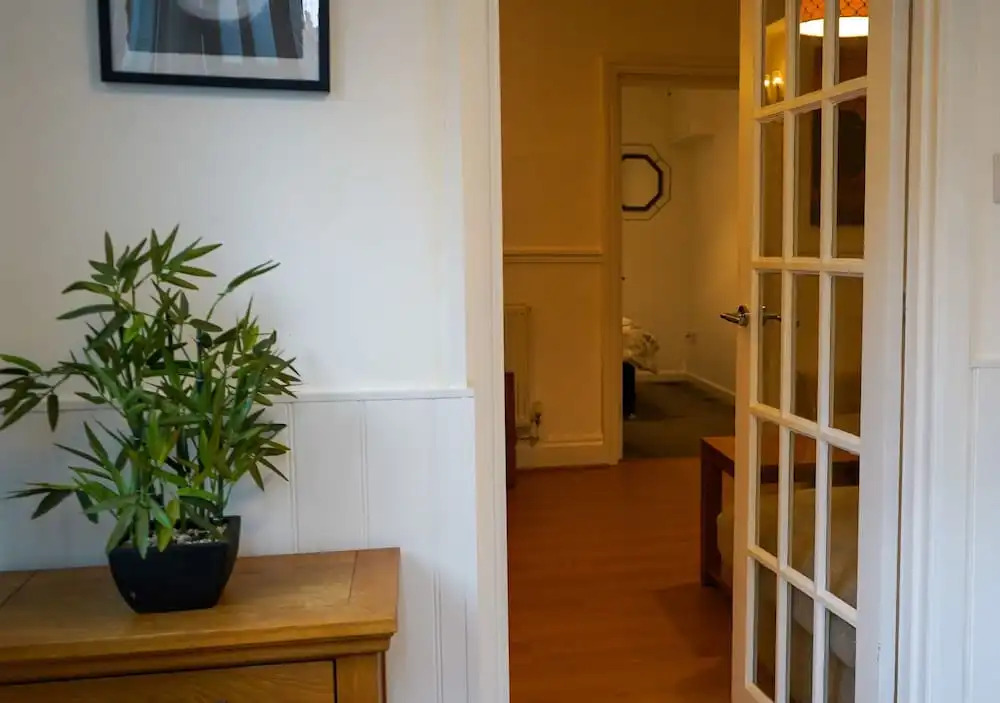 The Ivies - 5 Bedroom Property - Tenby