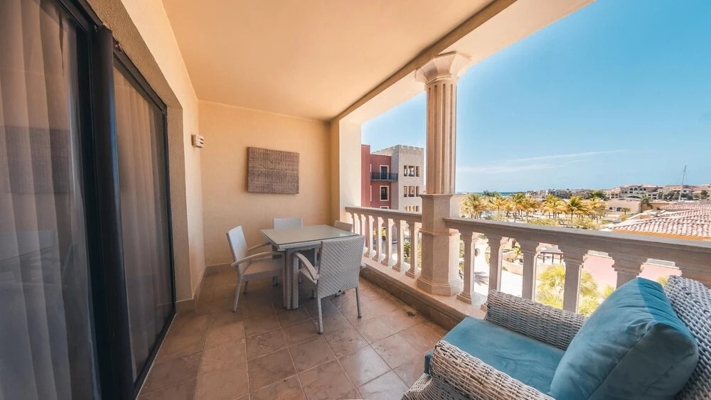 Spacious One-bedroom at Fishing Lodge w Balcony D59