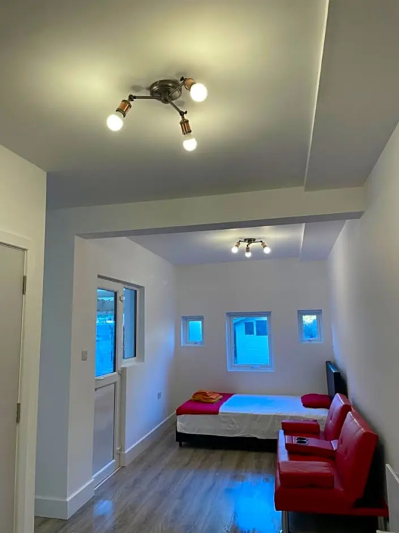 Stunning Twickenham Rugby Studio Flat