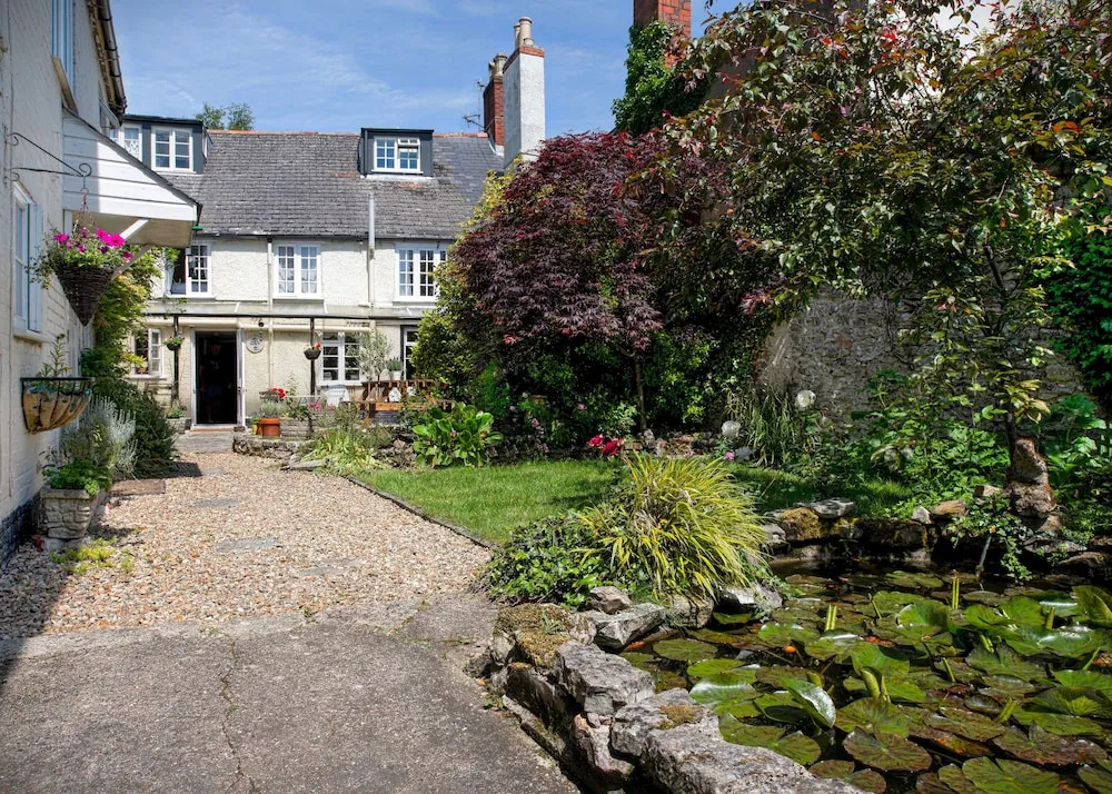 Bellplot House