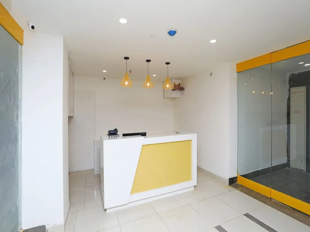 OYO 16340 Yellow Hotels