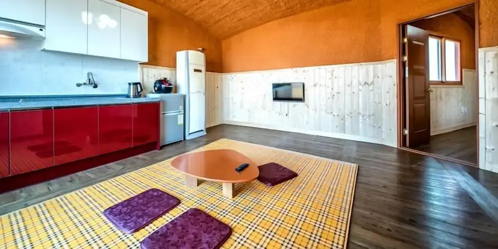 Jangchun Red Clay Pension