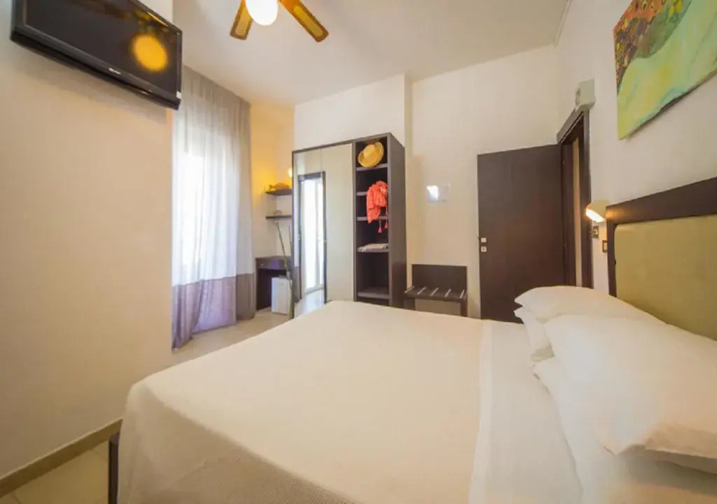 Mediterraneo Hotel & Suites