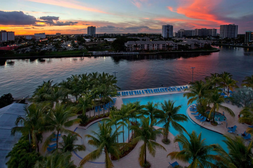 DoubleTree Resort by Hilton Hollywood Beach