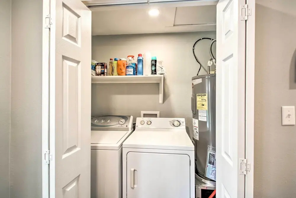 6 Mi to Nat'l Park: Pet-friendly Hot Springs Home