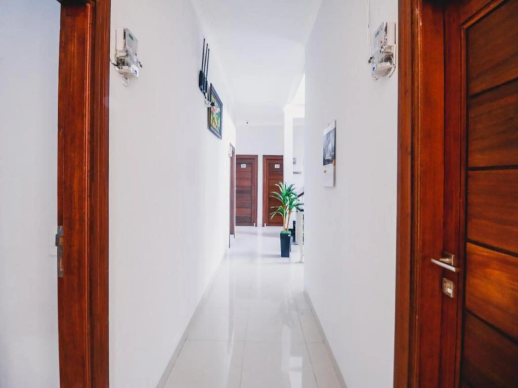 RedDoorz near Hermes Place Polonia Medan