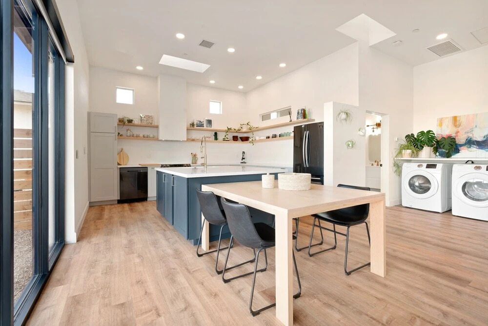 Back Haus - Views, Dark Skies And Fire Pit! 1 Bedroom Home by RedAwning
