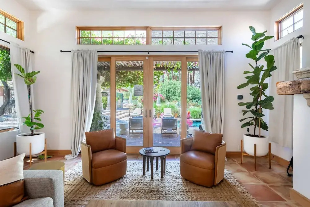 LUX - Historic Tennis Club Enclave - King Beds