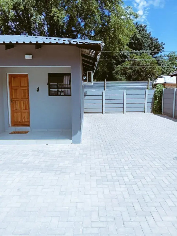 Shabis Guest Lodge