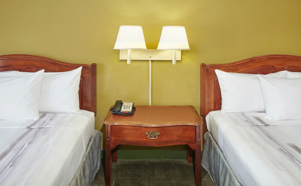 Chicago Lakeshore Hotel