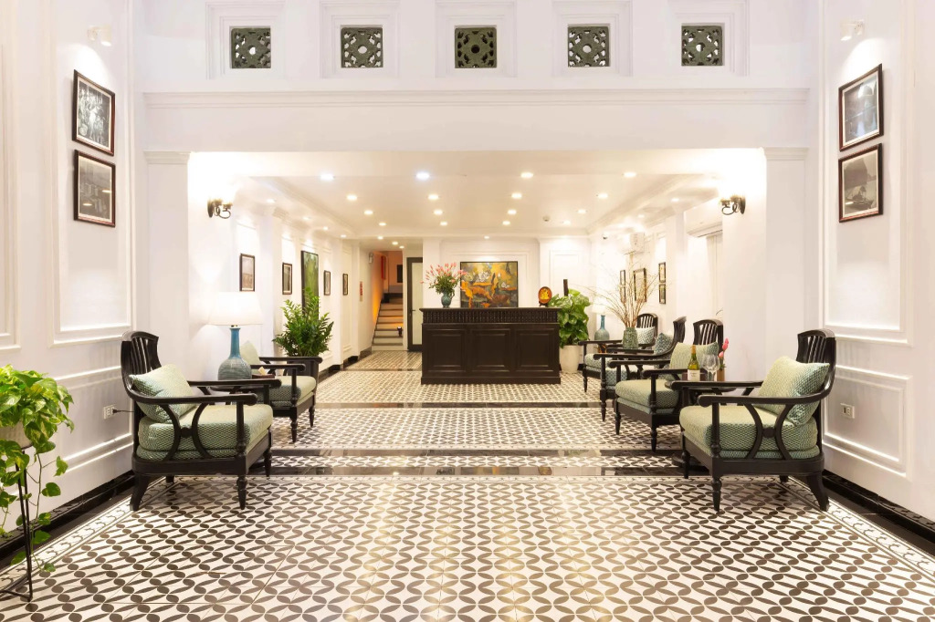 Paddy Hotel