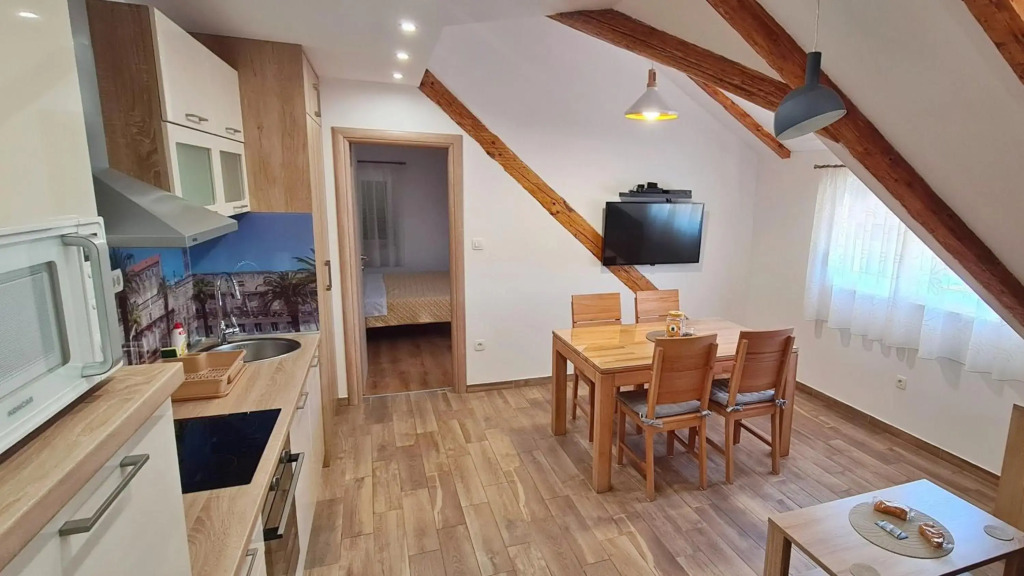 Attic Split apartment near city centre