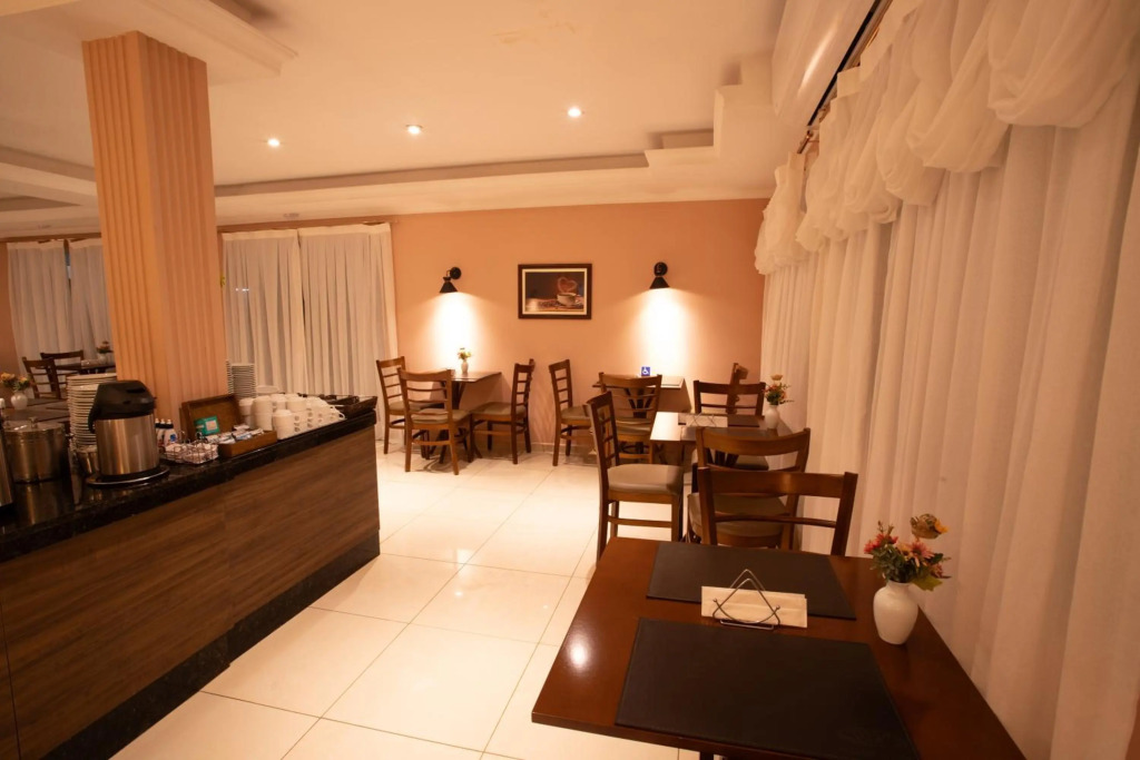 Ellus Hotel