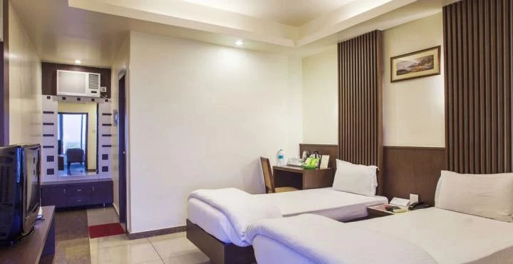 Emerald Hotel