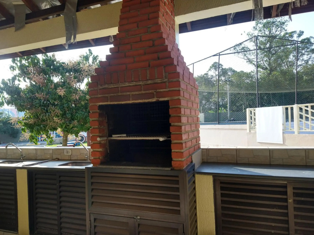Apartamento Centro de Bertioga 100MTS da praia.