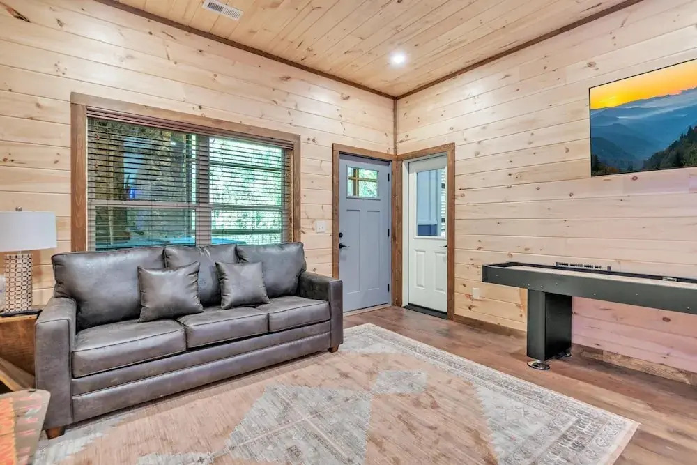 Ern803 - Beary Blue Oasis 2 Bedroom Cabin