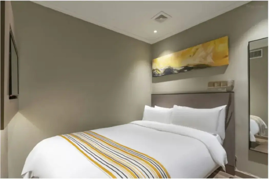 Home Inn Plus Shanghai Huaihai Road Sinan Road