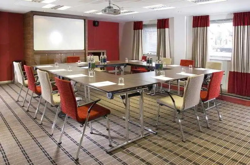Holiday Inn Express Warwick M4-j15