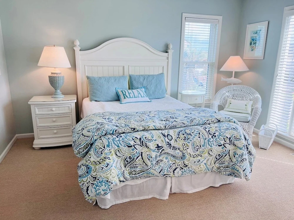 Carpe Diem 4 Bedroom Home by RedAwning