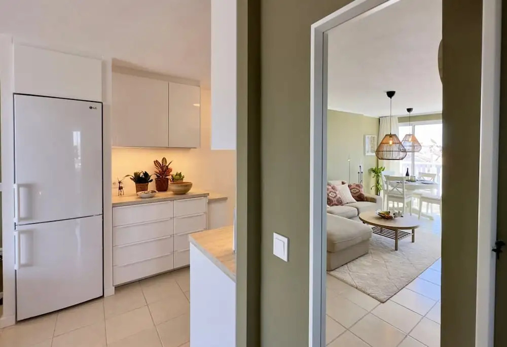 Central Apartment With Seaview Terrace and Pool