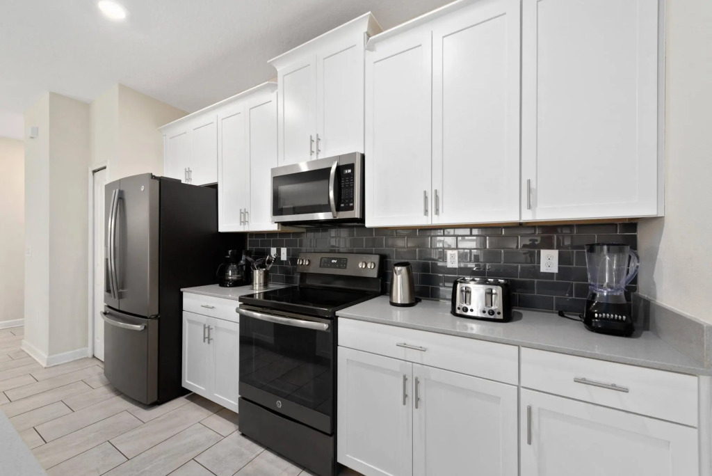Amazing Townhome 4Bd 3Bat with pool @ChampionsGate