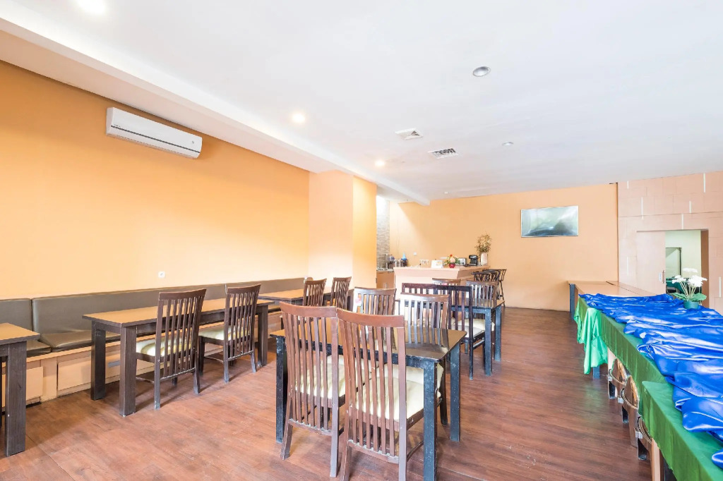 Urbanview Hotel Asyra Makassar