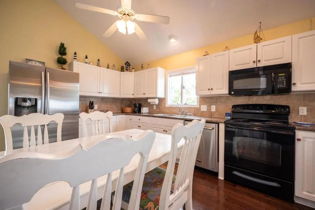 Sound Bite by Oak Island Accommodations