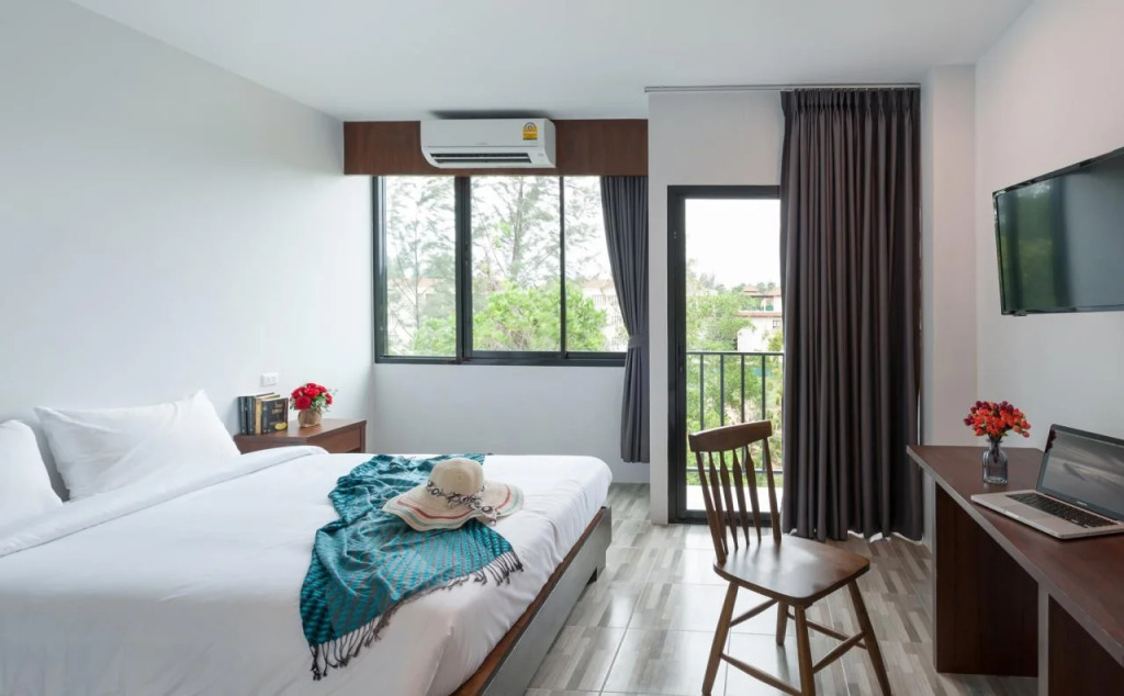 The Sixteenth Surin Beach Hotel