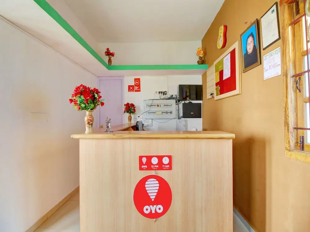 Oyo 11719 Hotel Sierra