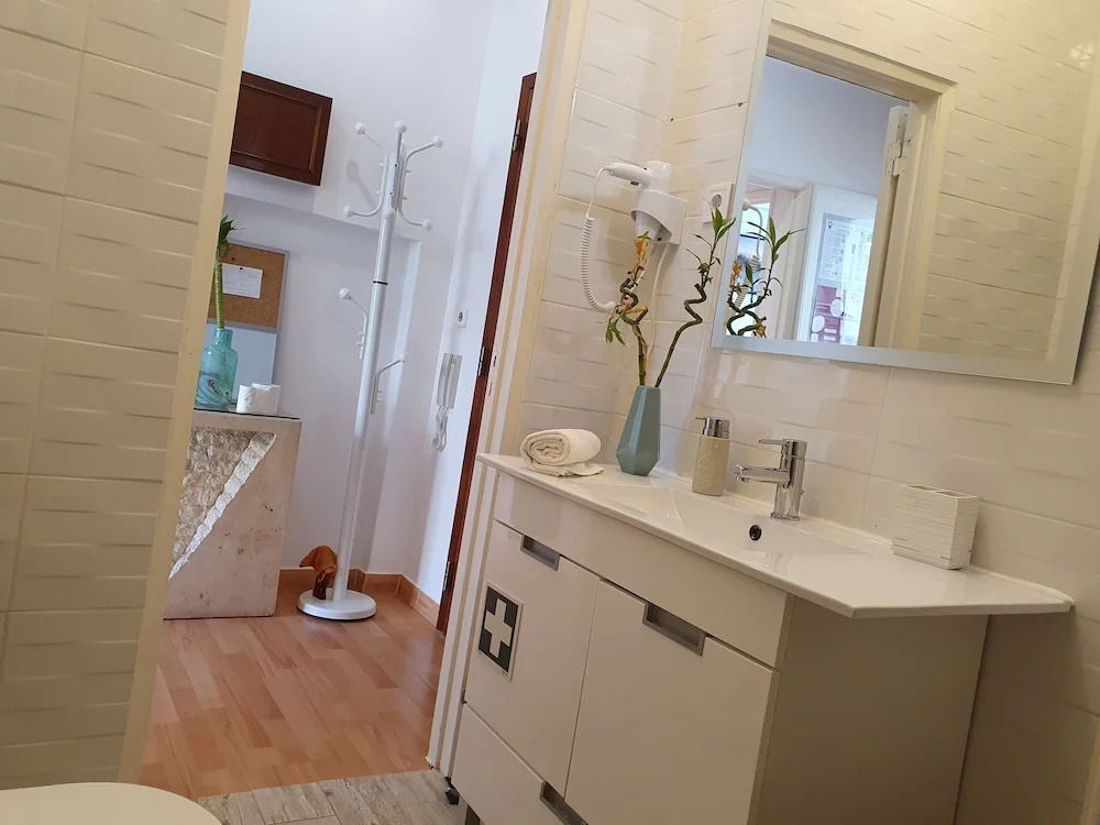 Caparica Cliff View by Host-Point