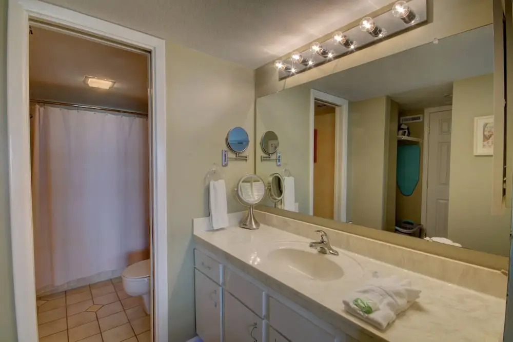 423 El Matador 2 Bedroom Condo by RedAwning