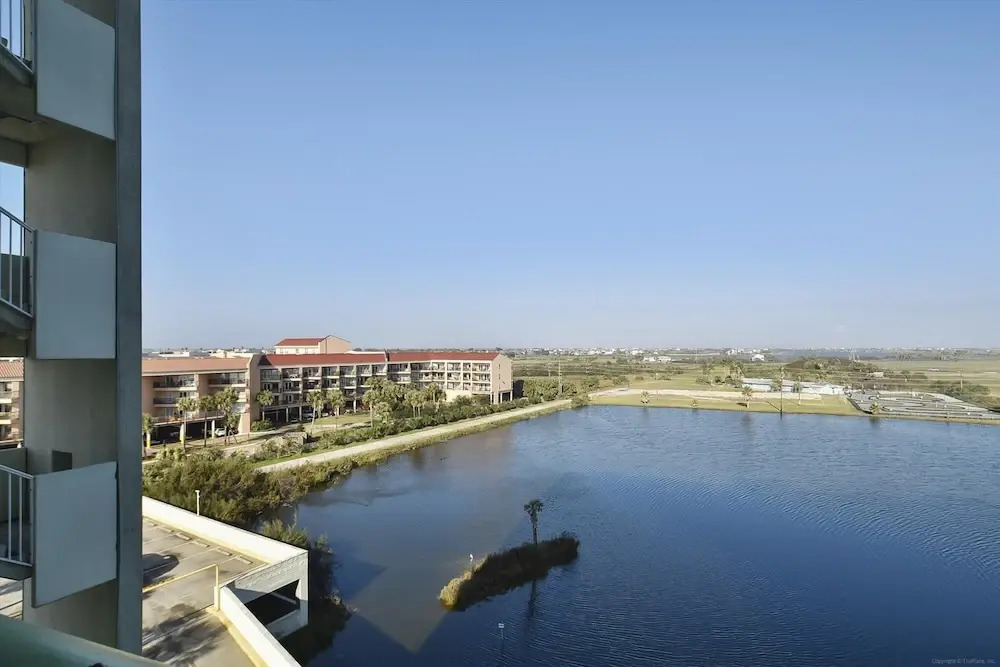 Penthouse Please! by Ryson Vacation Rentals