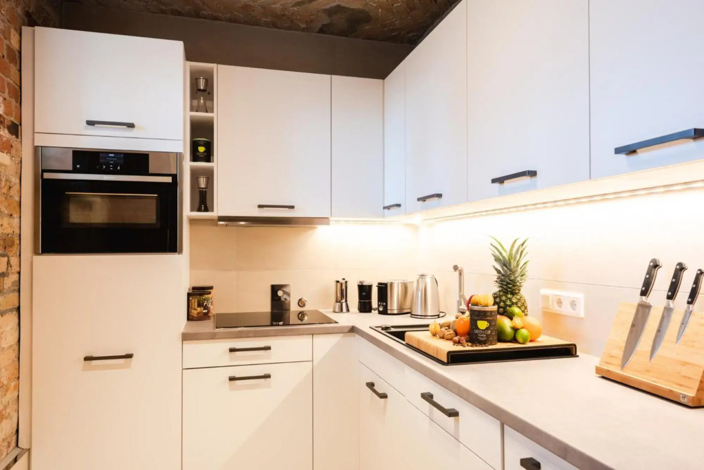 2 independent Luxury LOFTS side by side. 152m2. 4BR. Co-CLEAN grocery help