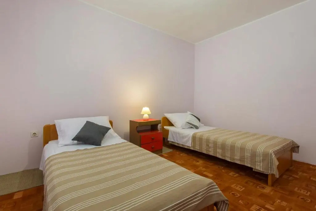 Bulat Sea View Apartments