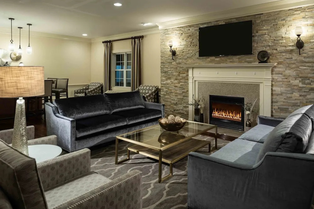 Clarion Carriage House Inn